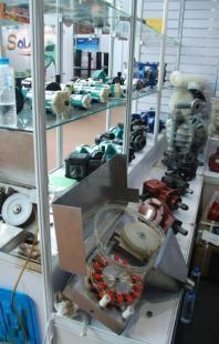 供应日照晶霖伟业水处理带式撇油机 工业废水处理的可靠解决方案